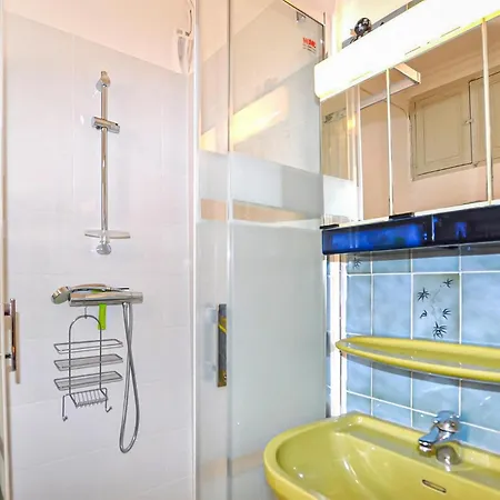 2 Bedroom In Holiday home *