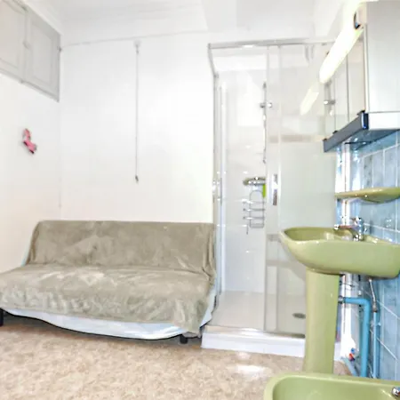 2 Bedroom In *