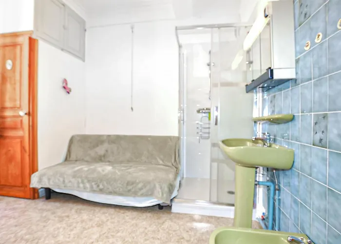 2 Bedroom In *