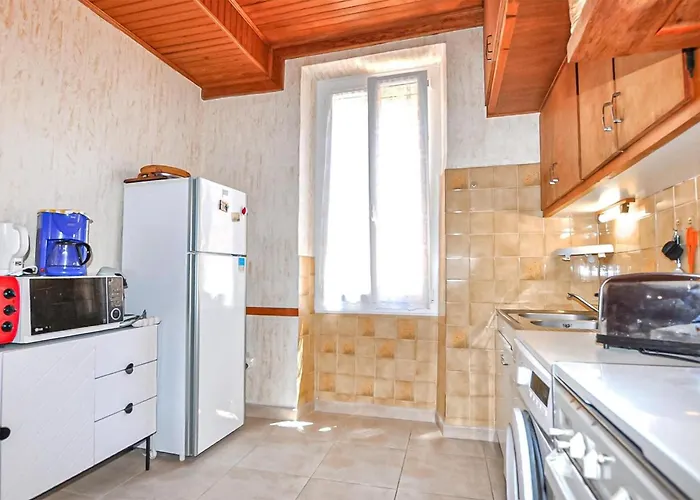 2 Bedroom In *